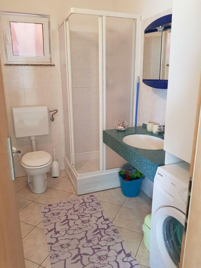 Apartmani Bambi Lun  Exterior photo