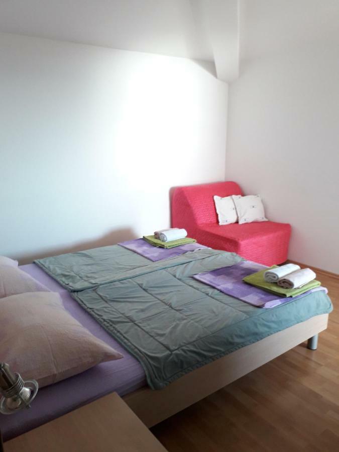 Apartmani Bambi Lun  Exterior photo